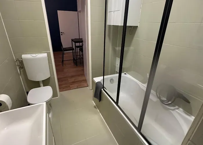 Apartman Modern Quiet Flat Near Metro U1 Ideal For 3 Bécs